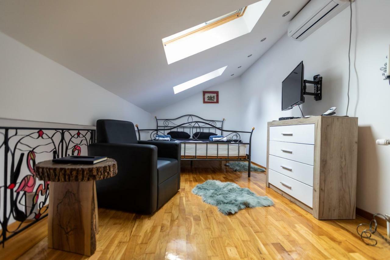 Deluxe Dreams & Apartment *